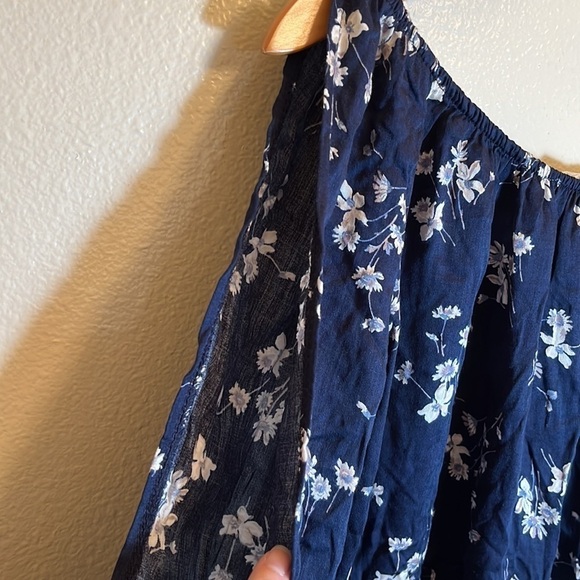 *3/$15* Don’t Ask Why Navy Floral Sheer Cold Shoulder Shirt - Picture 6 of 9